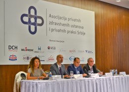 Govornici na svečanom delu Skupštine: dr Zlatibor Lončar, ministar zdravlja, Milivoje Miletić, v.d. predsednik Privredne komore Srbije, Maja Piščević, izvršna direktorka, AmCham i dr Predrag Stojičić u ime Asocijacije